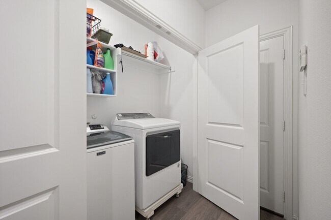 Building Photo - 5243 Legacy St