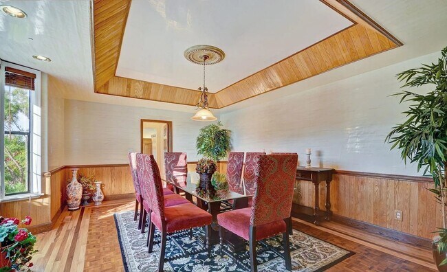 Building Photo - STUNNING LUXURY HOME WITH GORGEOUS SETTING IN WONDERFUL ORINDA!