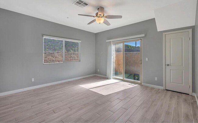 Building Photo - Your Ideal Haven Awaits!