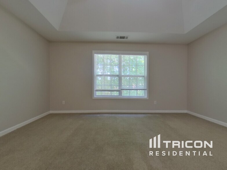 Building Photo - 359 Oakhaven Way