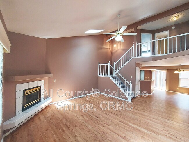 Building Photo - 6568 Foxdale Cir