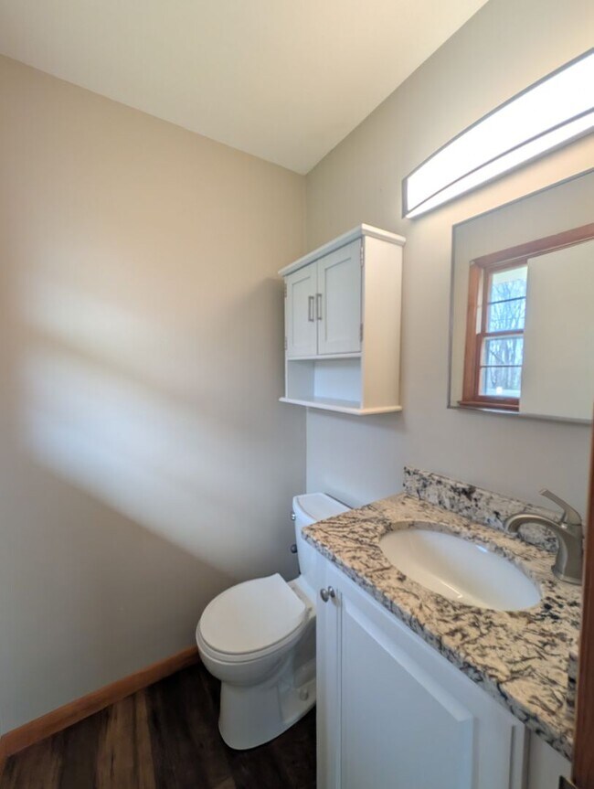 Building Photo - Available Now!!! Charming 3-Bedroom Brick Ranch Close to Nashville!