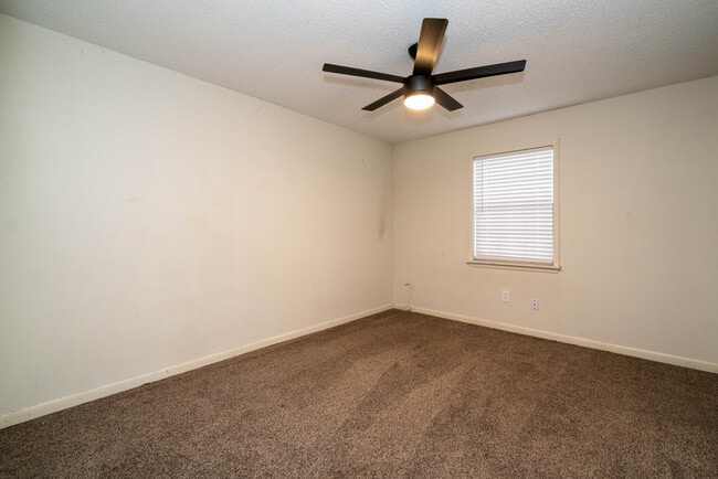 Building Photo - 1284 Buchanan Rd