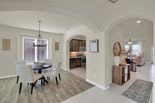 Building Photo - 6510 Teramo Ter