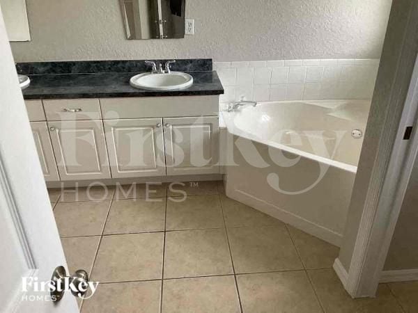 Building Photo - 408 SE 4th Terrace