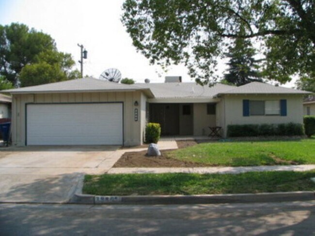 Primary Photo - Coming soon! great home with sparkling poo...