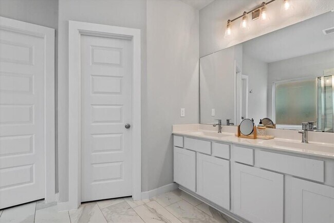 Building Photo - 15815 Eastern Meadowlark Wy