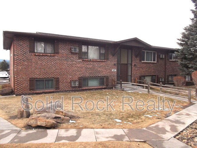 Building Photo - 6621 Dublin Loop W