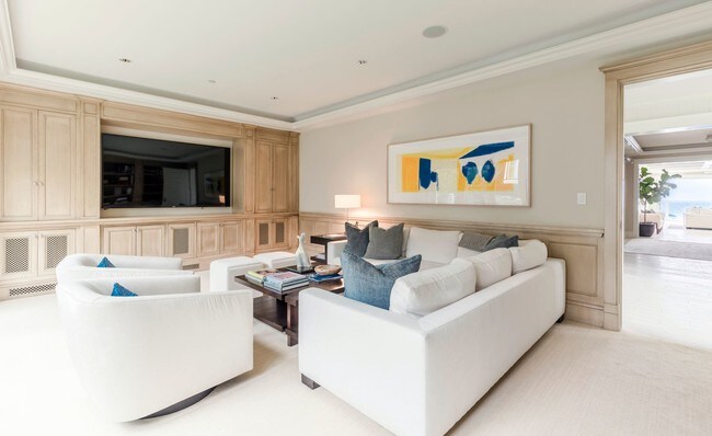 Building Photo - 119 Malibu Colony Rd