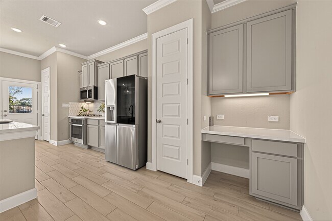 Building Photo - 3223 Cedar Dawn Ln