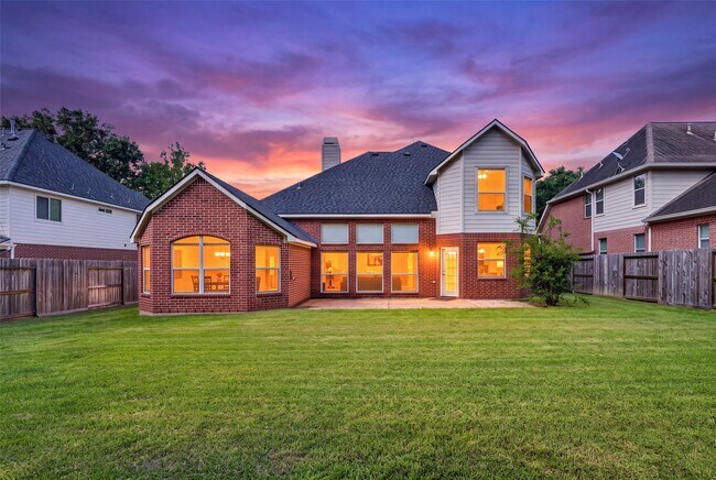Building Photo - 8519 Babbling Brook Ct