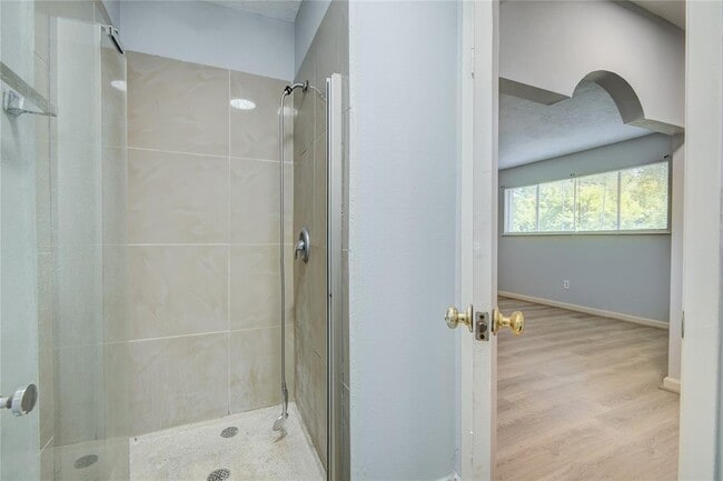 Building Photo - 11427 Newbrook Dr