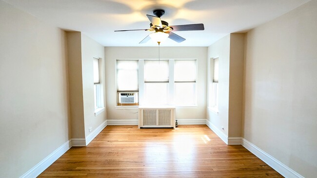 Building Photo - 3750 W Giddings St