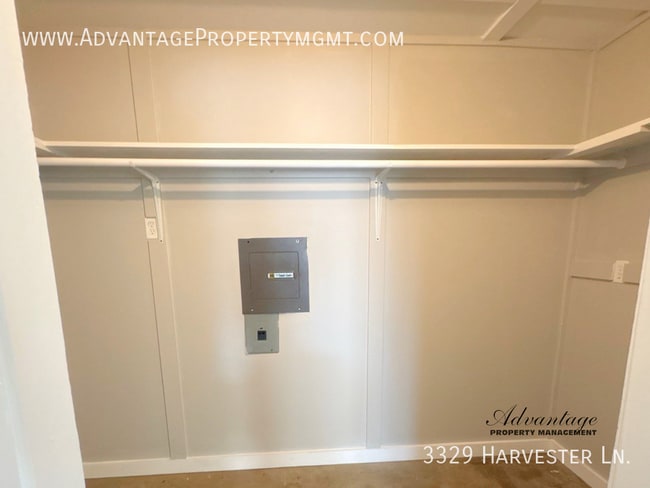 Building Photo - 3329 Harvester Ln