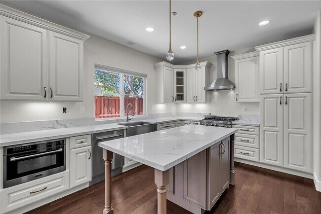 Building Photo - 4028 Landau Ct