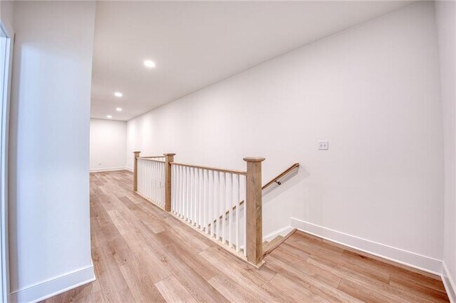 Building Photo - 304 Highbridge Ln