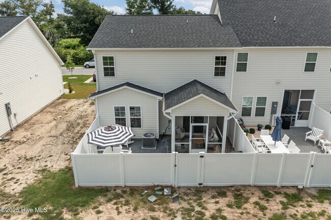 Building Photo - 150 Coastline Cir