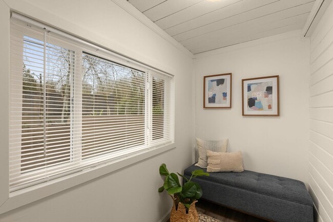 Building Photo - Updated Northgate Home with Modern Comfort, Privacy, and Great Walkability