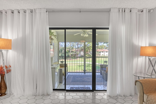 Building Photo - 21662 Arriba Real