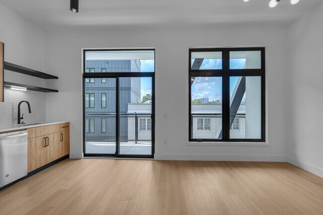 Building Photo - 567 Ponce De Leon Ave NE