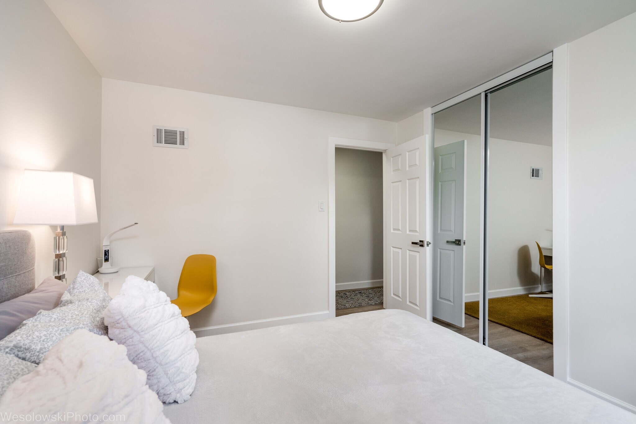 Fully furnished 1 or 2bd, parking, balcony, AC, Laundry - 9003 Bronx Ave