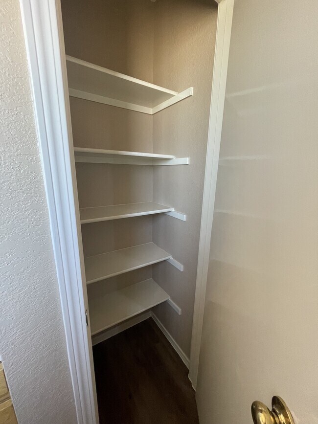 Building Photo - 3677 Tierra Alba Dr