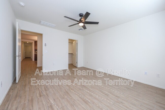 Building Photo - 4639 S Brandywine Dr