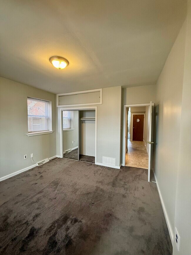 Building Photo - 1217 Snyder Ave