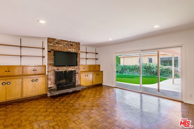 Building Photo - 13104 Magnolia Blvd