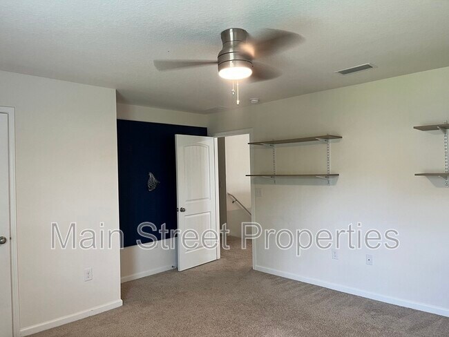 Building Photo - 5862 Blackhorse Cir