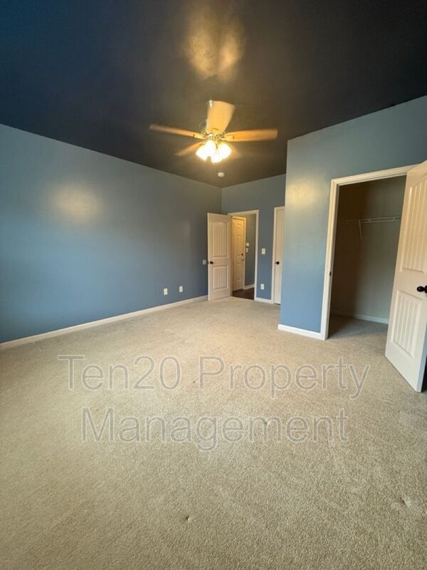 Building Photo - 25 Red Maple St