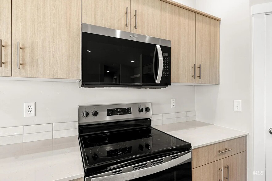 Building Photo - 3831 W Piscina Dr