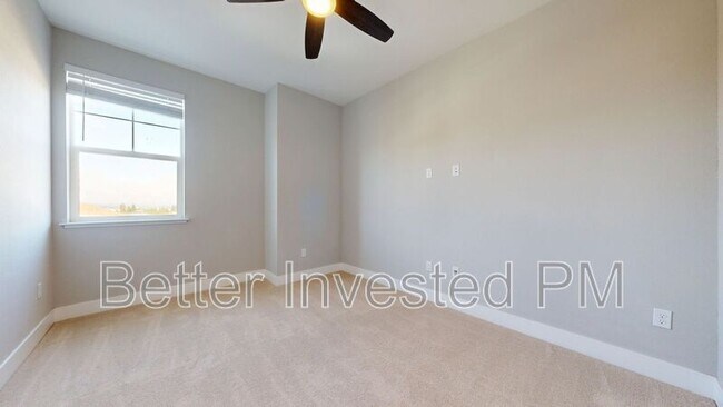 Building Photo - 1807 Palisades Dr
