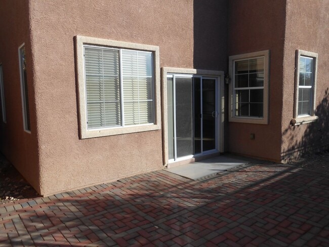 Building Photo - 8339 Waylon Ave
