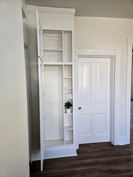 Building Photo - 100 Melvin Ave