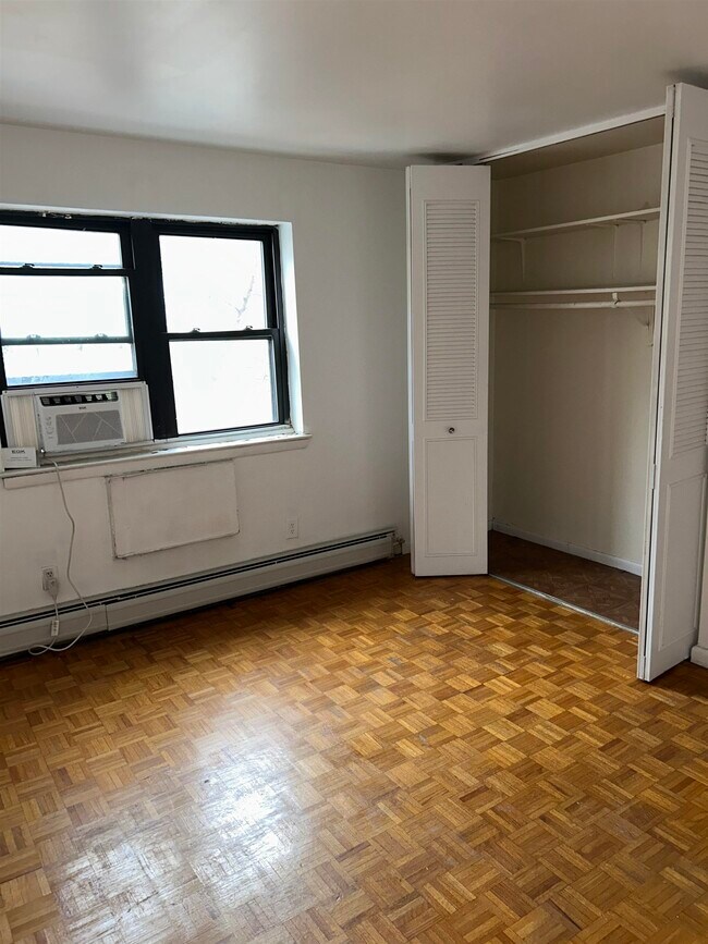 Building Photo - 708 JFK Blvd E