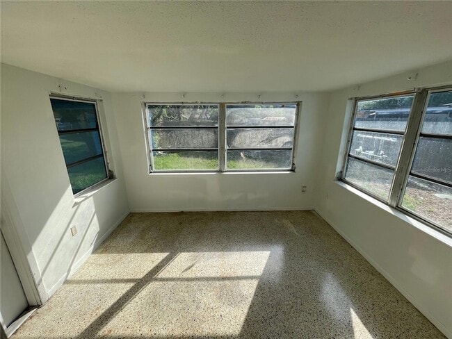 Building Photo - 7034 Bellaire Terrace