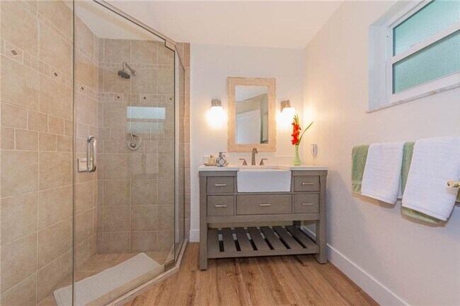 Building Photo - Private Heated Pool