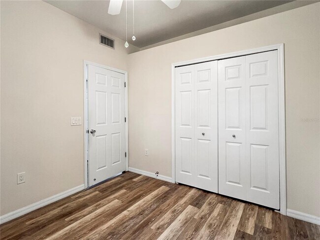 Building Photo - 6412 Rosefinch Ct