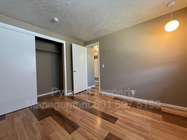 Building Photo - 1495 S 200 E