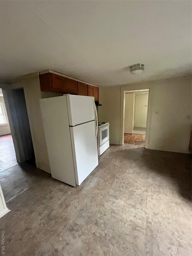 Building Photo - 57 Capron St