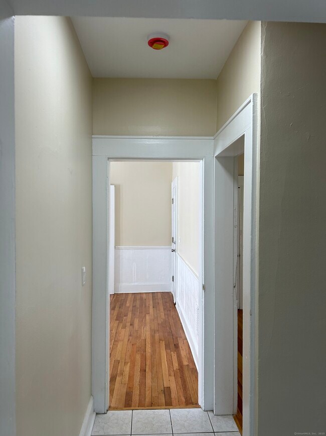 Building Photo - 202 Parrott Ave