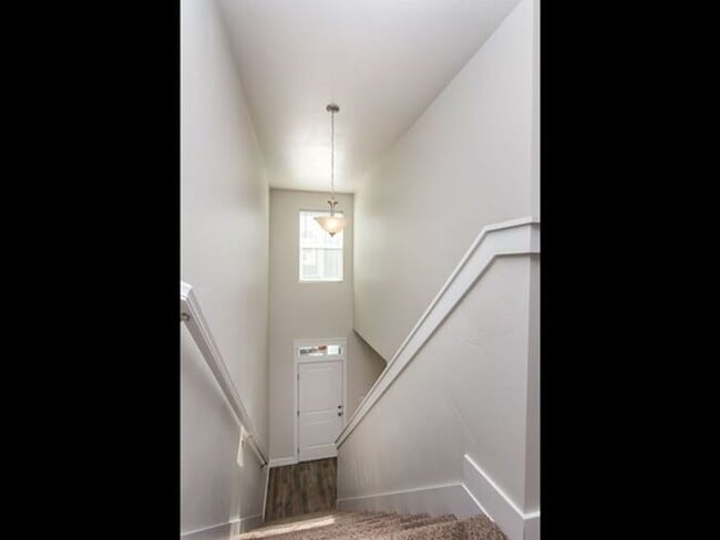 Building Photo - North Salt Lake 3 bed, 2.5 bath, Garage
