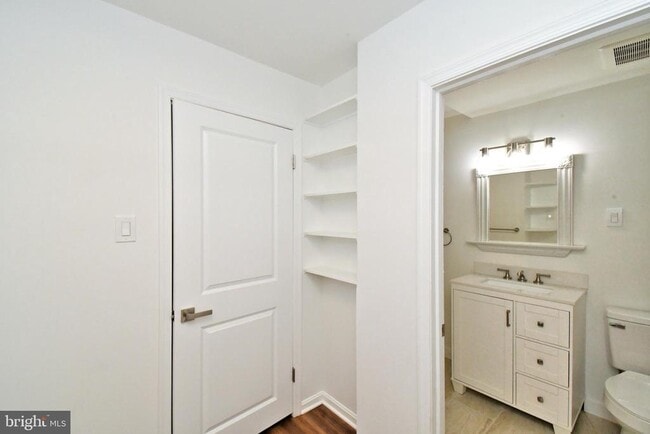 Building Photo - 201 Montgomery Ave