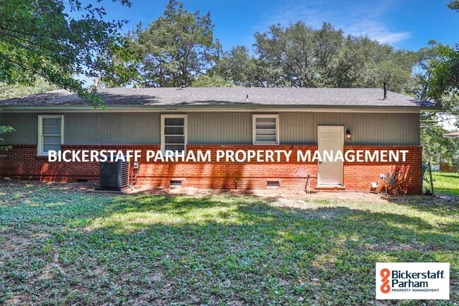 Building Photo - Welcome to this charming 3-bedroom, 1-bath...