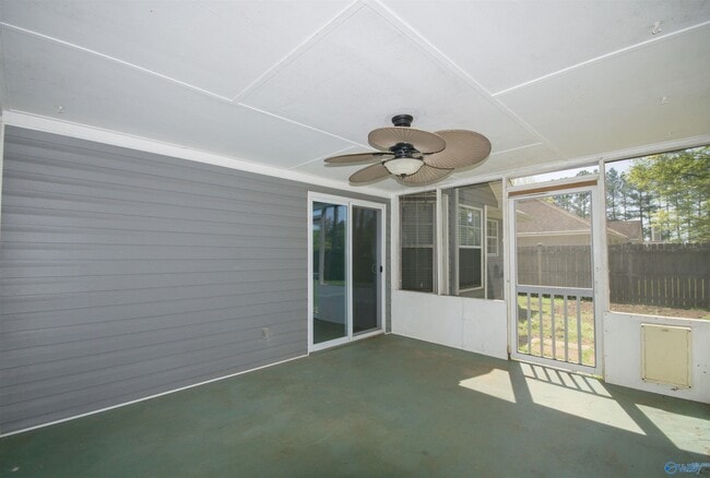 Building Photo - 215 Cypress Creek Dr