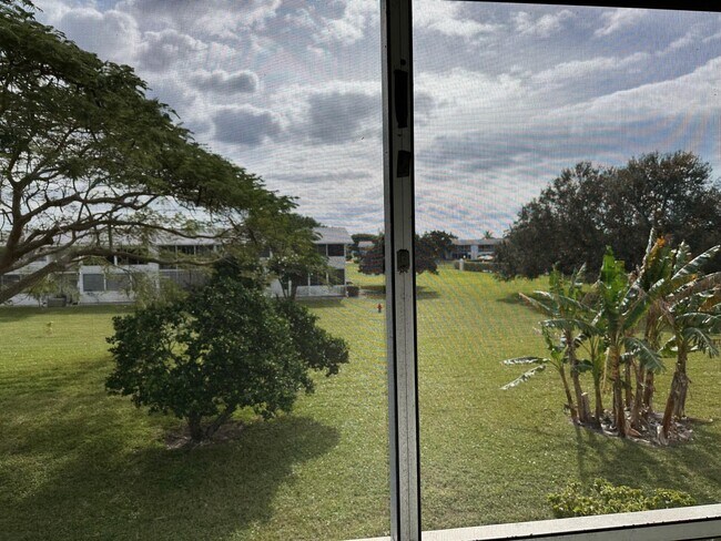 Building Photo - 147 Kent St