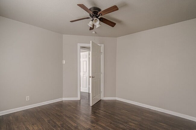 Building Photo - 2323 Arbor Pl