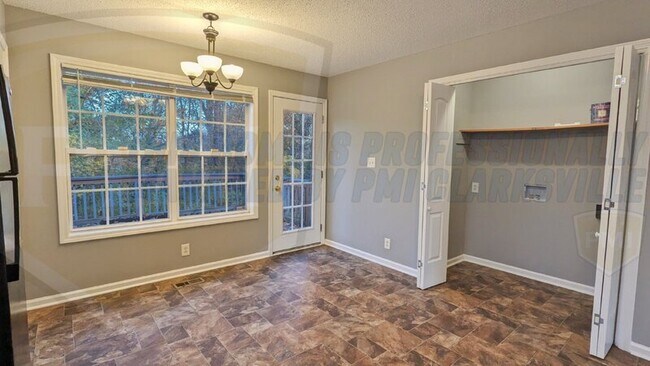 Building Photo - 1352 Chucker Dr