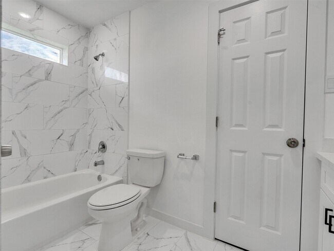 Building Photo - 6742 Madrid St